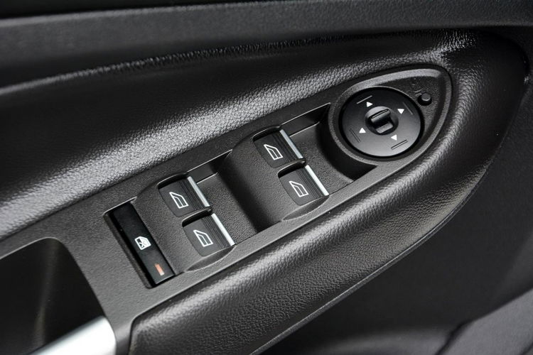 Ford Kuga Lift ST-Line Biała Perła 4WD Navi Radar ACC BI-Xenon led Skóry ASO zdjęcie 27