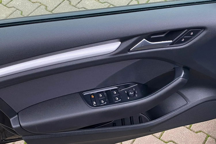 Audi A3 2.0 150KM+BI-XENON+LED+Asystent Poleceń+NAVI+Podgrzew fotele zdjęcie 18