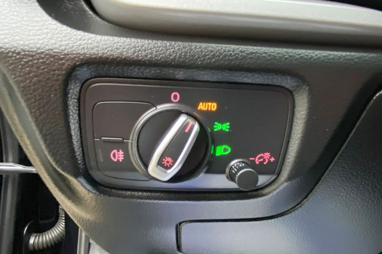 Audi A3 2.0 150KM+BI-XENON+LED+Asystent Poleceń+NAVI+Podgrzew fotele zdjęcie 21
