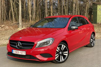 Mercedes A 180 Ledy+Panorama+Czarna podsufitka+Ksenob+Półskóra+Klimatronic+NAVI