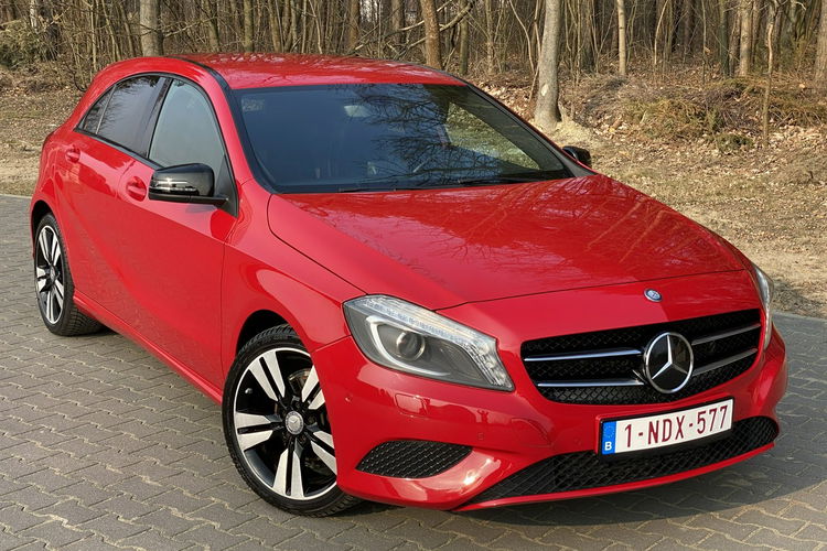 Mercedes A 180 Ledy+Panorama+Czarna podsufitka+Ksenob+Półskóra+Klimatronic+NAVI zdjęcie 12