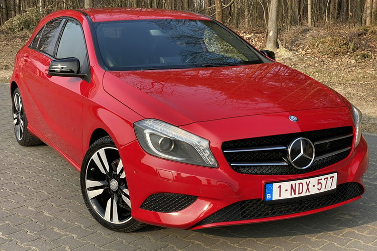 Mercedes A 180 Ledy+Panorama+Czarna podsufitka+Ksenob+Półskóra+Klimatronic+NAVI zdjęcie 13