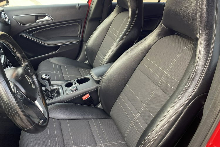 Mercedes A 180 Ledy+Panorama+Czarna podsufitka+Ksenob+Półskóra+Klimatronic+NAVI zdjęcie 18