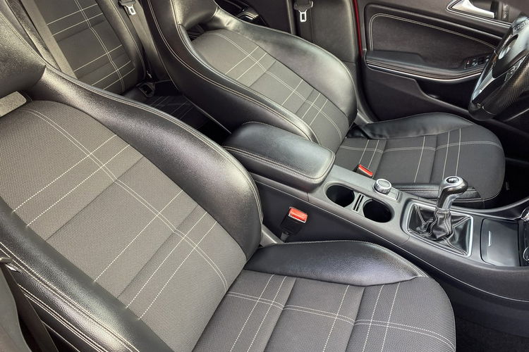 Mercedes A 180 Ledy+Panorama+Czarna podsufitka+Ksenob+Półskóra+Klimatronic+NAVI zdjęcie 21