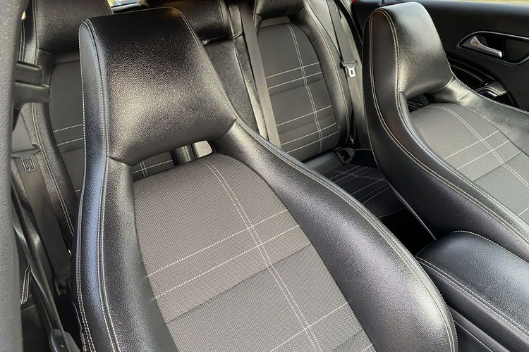 Mercedes A 180 Ledy+Panorama+Czarna podsufitka+Ksenob+Półskóra+Klimatronic+NAVI zdjęcie 22