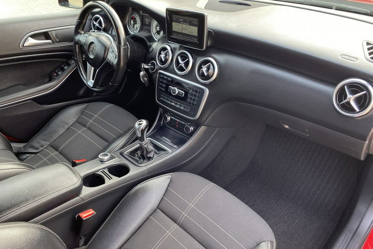 Mercedes A 180 Ledy+Panorama+Czarna podsufitka+Ksenob+Półskóra+Klimatronic+NAVI zdjęcie 23