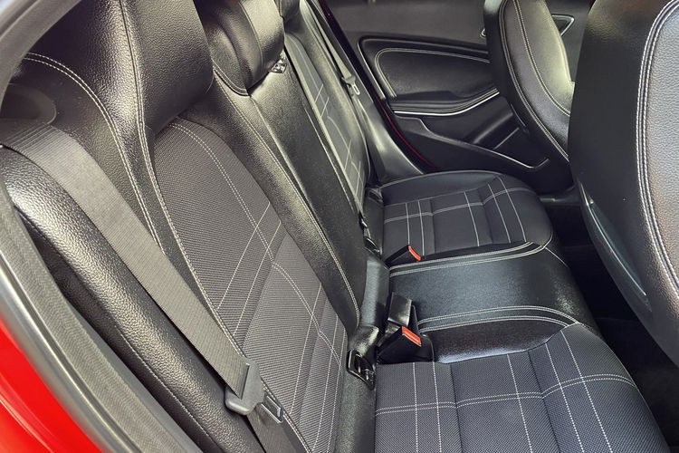 Mercedes A 180 Ledy+Panorama+Czarna podsufitka+Ksenob+Półskóra+Klimatronic+NAVI zdjęcie 25