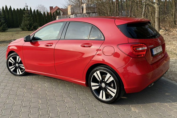 Mercedes A 180 Ledy+Panorama+Czarna podsufitka+Ksenob+Półskóra+Klimatronic+NAVI zdjęcie 6