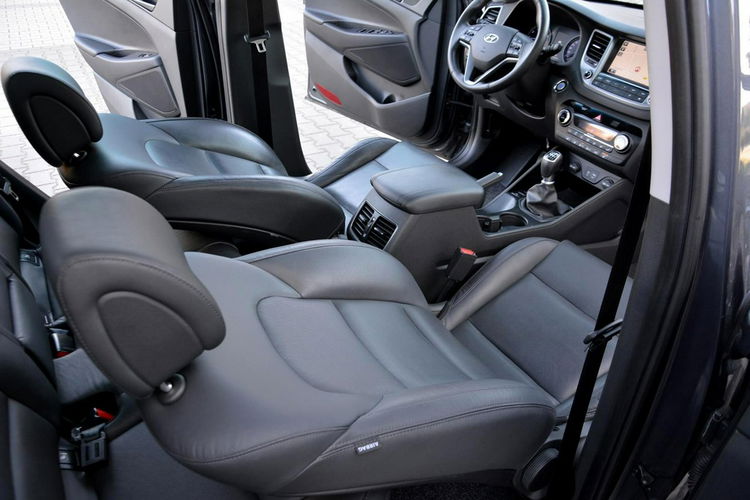 Hyundai Tucson Panorama Keyless go Navi Kamera Skóry Panorama Ledy ALU19 zdjęcie 17