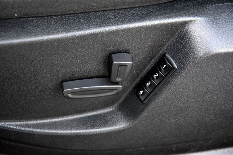 Ford S-Max Pakiet ST Lift Panorama Radar ACC Ledy Skóry Navi Convers Alu18 2xPark zdjęcie 21