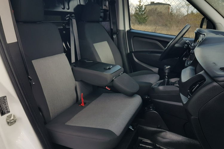 Fiat Doblo MAXI 3 OSOBY DŁUGI BLASZAK VAN FURGON KLIMA TEMPOMAT KRAJOWY zdjęcie 23