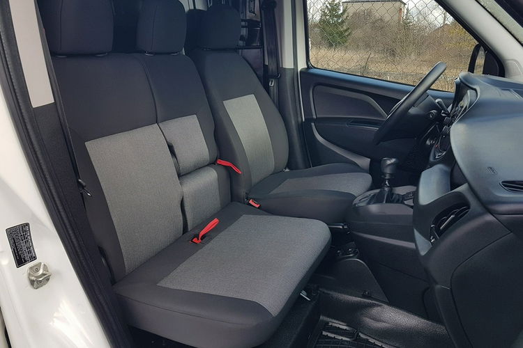 Fiat Doblo MAXI 3 OSOBY DŁUGI BLASZAK VAN FURGON KLIMA TEMPOMAT KRAJOWY zdjęcie 8