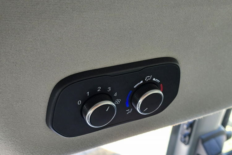 Ford Transit Custom L2H2 / 2.0 TDCi 170KM 9-osobowy / I- rej. 2021. / zdjęcie 15