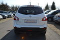samochód osobowy Nissan zdjęcie 5
