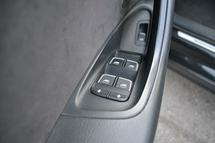 Audi A6 3.0 TDI 245KM Zarejestrowany LED CLIMATRONIC S-Line zdjęcie 16