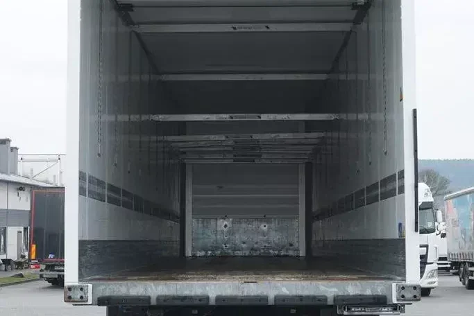 Schmitz IZOTERMA / DOPPELSTOCK / ROLETA / OŚ PODNOSZONA zdjęcie 10