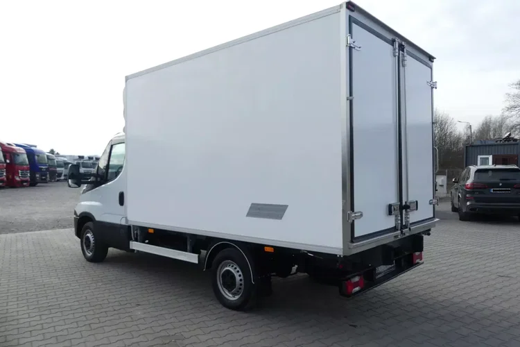 Iveco DAILY 35S15 / CHŁODNIA / SUPER STAN / Silnik 2998.00 cm3 / Agregat CARRIER XARIOS 350 / zdjęcie 7