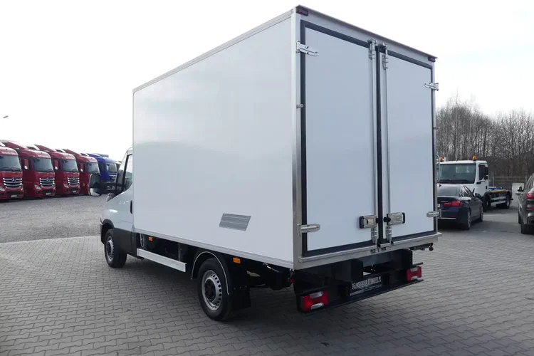 Iveco DAILY 35S15 / CHŁODNIA / SUPER STAN / Silnik 2998.00 cm3 / Agregat CARRIER XARIOS 350 / zdjęcie 8