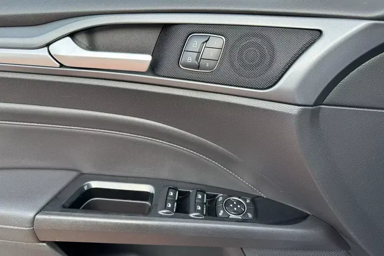 Ford mondeo zdjęcie 17