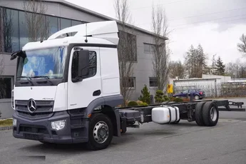 Mercedes Actros 1824 / Rama do zabudowy 9.1 m / kabina sypialna