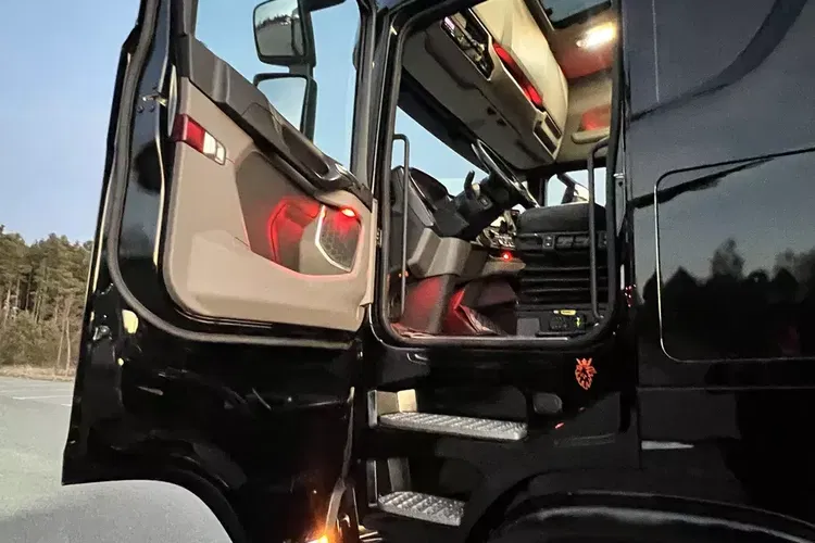 Scania S500 Pełna opcja cały na poduszce full ADR z Niemiec skóry 6 poduszek po kontrakcie serwisowym zdjęcie 25