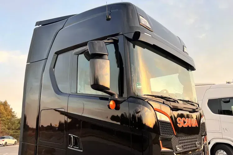 Scania S500 Pełna opcja cały na poduszce full ADR z Niemiec skóry 6 poduszek po kontrakcie serwisowym zdjęcie 31
