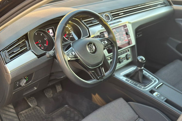 Volkswagen Passat 2.0 TDI Faktura VAT 23% zdjęcie 16