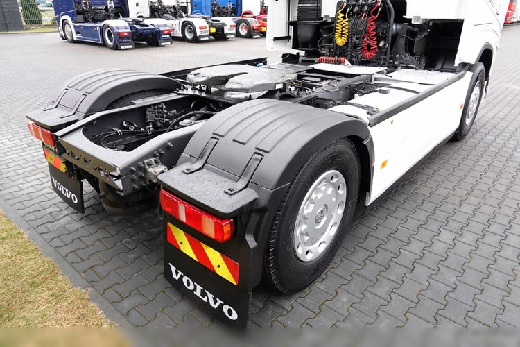 Volvo FH 500 / KLIMA POSTOJOWA / I-SAVE / NOWY MODEL / 2021 / OPONY 100% / PO KONTRAKCIE SERWISOWYM zdjęcie 13
