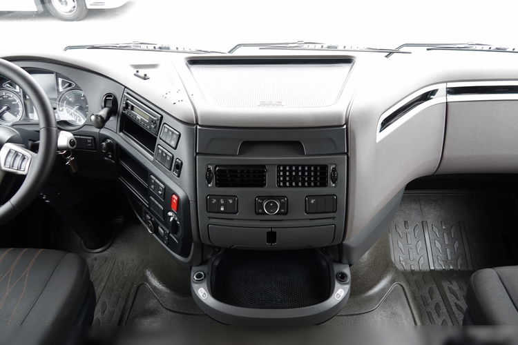 DAF XF 530 / HYDRAULIKA / KLIMA POSTOJOWA / 2019 / SSC / OPONY 100% / PO KONTRAKCIE SERWISOWYM zdjęcie 30