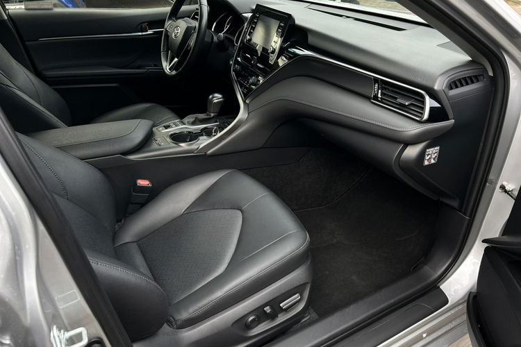 Toyota Camry 2.5 HSD 218KM COMFORT BUSINESS, salon Polska, gwarancja, FV23% zdjęcie 14