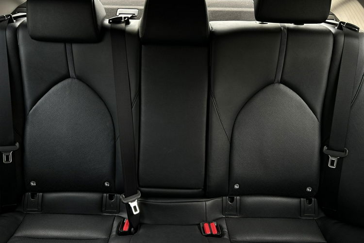 Toyota Camry 2.5 HSD 218KM COMFORT BUSINESS, salon Polska, gwarancja, FV23% zdjęcie 32