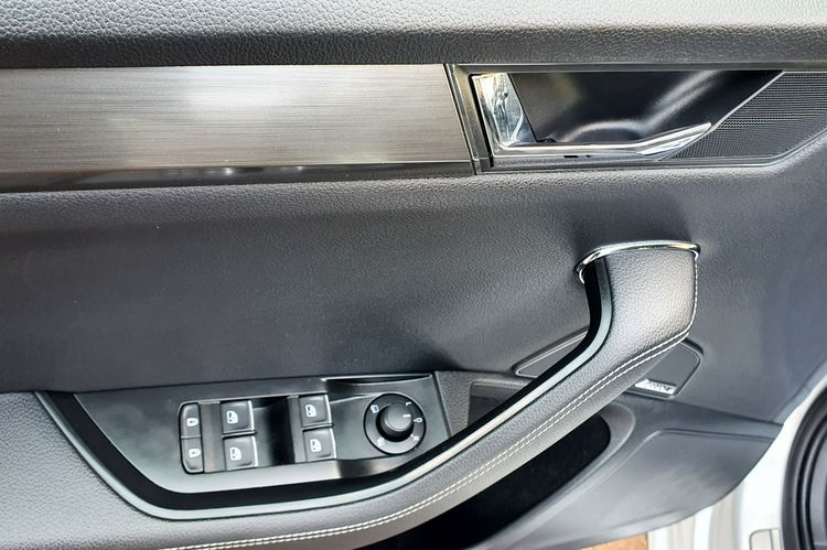 Skoda Superb STYLE, Bi-xenon, NAVI, Canton, DSG, Salon PL, serwis ASO, F.VAT23, leasing zdjęcie 35