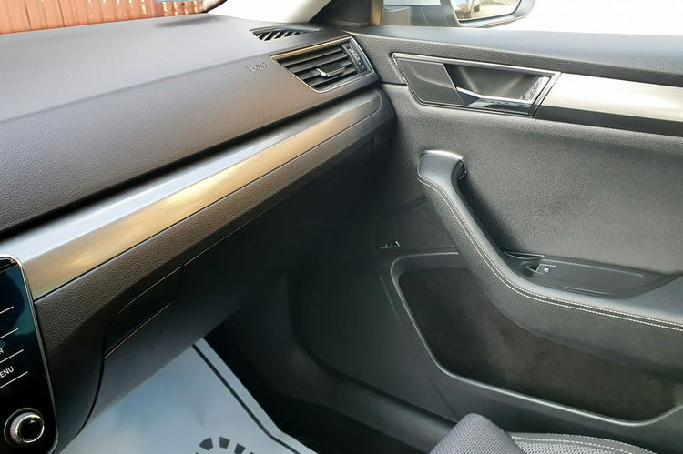 Skoda Superb STYLE, Bi-xenon, NAVI, Canton, DSG, Salon PL, serwis ASO, F.VAT23, leasing zdjęcie 46