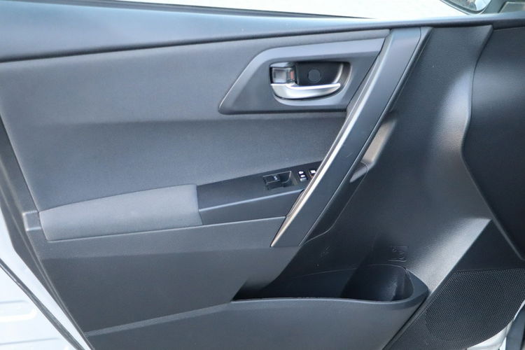 Toyota Auris krajowy.2016-rejestracja.6-bieg, zarejestr, opony dod.gratis zdjęcie 22