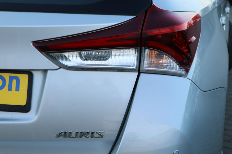 Toyota Auris krajowy.2016-rejestracja.6-bieg, zarejestr, opony dod.gratis zdjęcie 7