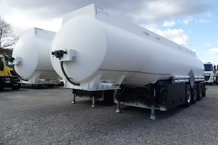 STOKOTA CYSTERNA PALIWOWA / 5 KOMOROWA / ON / BP / zdjęcie 1