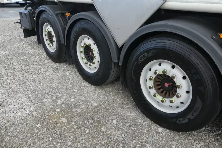 STOKOTA CYSTERNA PALIWOWA / 5 KOMOROWA / ON / BP / zdjęcie 14