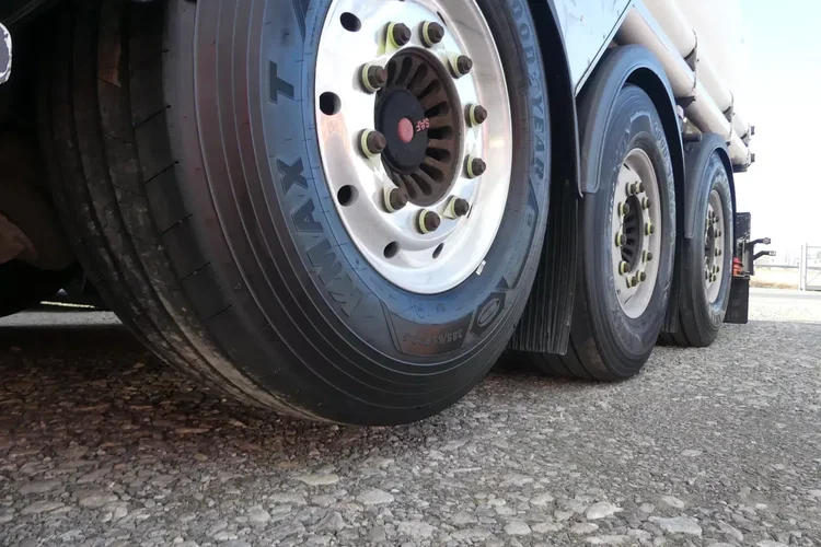 STOKOTA CYSTERNA PALIWOWA / 5 KOMOROWA / ON / BP / zdjęcie 16