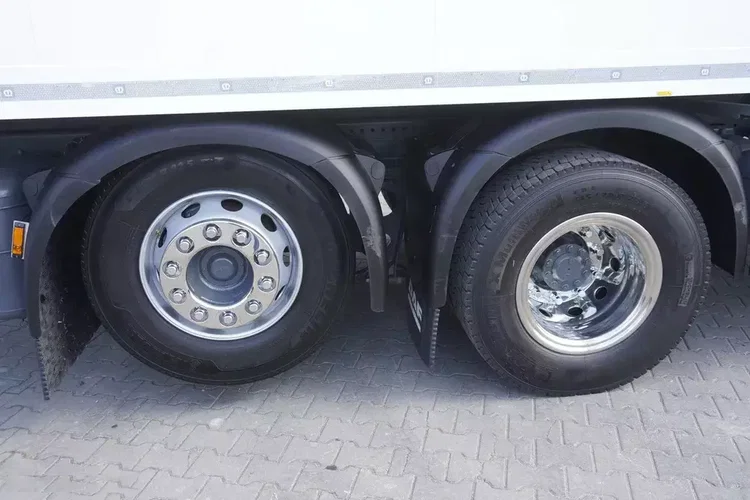 DAF XF 480 / 2021 / Chłodnia Krone Multitemperatura / 185 000 km zdjęcie 12