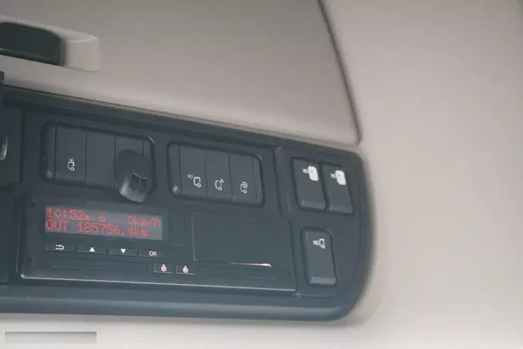 DAF XF 480 / 2021 / Chłodnia Krone Multitemperatura / 185 000 km zdjęcie 20