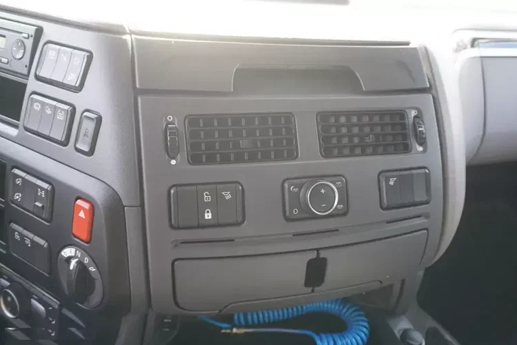 DAF XF 480 / 2021 / Chłodnia Krone Multitemperatura / 185 000 km zdjęcie 23