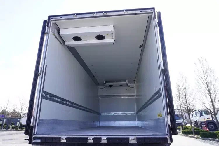 DAF XF 480 / 2021 / Chłodnia Krone Multitemperatura / 185 000 km zdjęcie 6