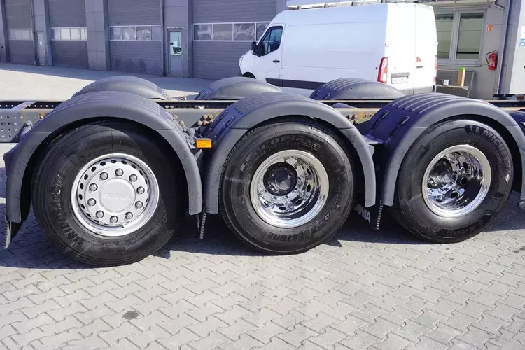 Scania R540 / 8×4 / r.2022 / rama 8.35 m / oś skrętna zdjęcie 12