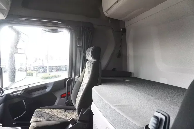 Scania R540 / 8×4 / r.2022 / rama 8.35 m / oś skrętna zdjęcie 26