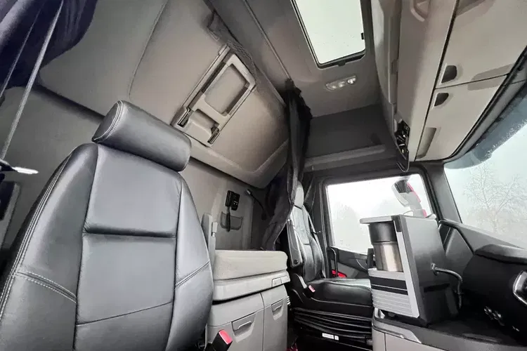 S500 Pełna opcja cały na poduszce z Niemiec scania idealny stan zdjęcie 11