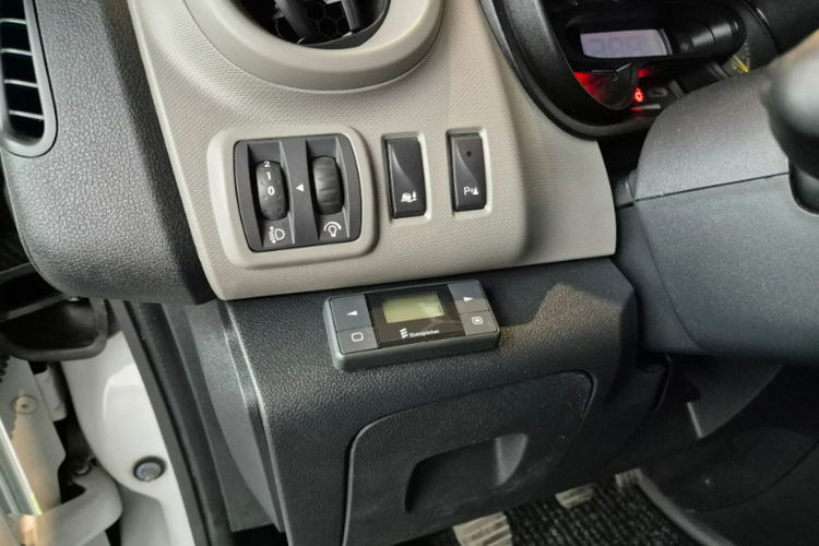 Renault Trafic 1.6 DCi 120 KM / WYSOKI /L2H3/ WEBASTO /ORYGINALNY NISKI PRZEBIEG/1 WŁ zdjęcie 14