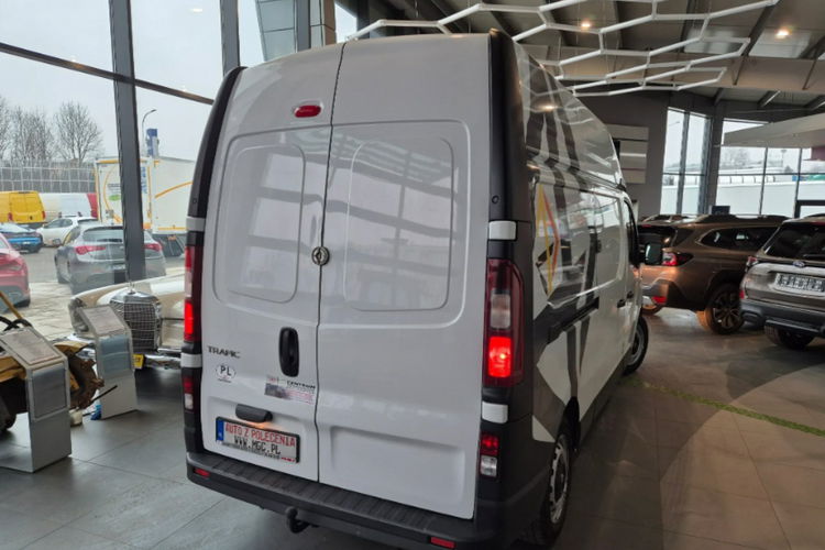 Renault Trafic 1.6 DCi 120 KM / WYSOKI /L2H3/ WEBASTO /ORYGINALNY NISKI PRZEBIEG/1 WŁ zdjęcie 8