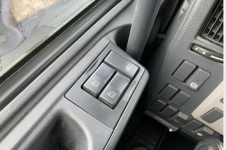 Volvo FL240 zdjęcie 25