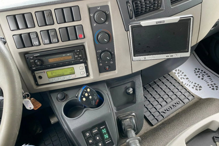 Volvo FL240 zdjęcie 28