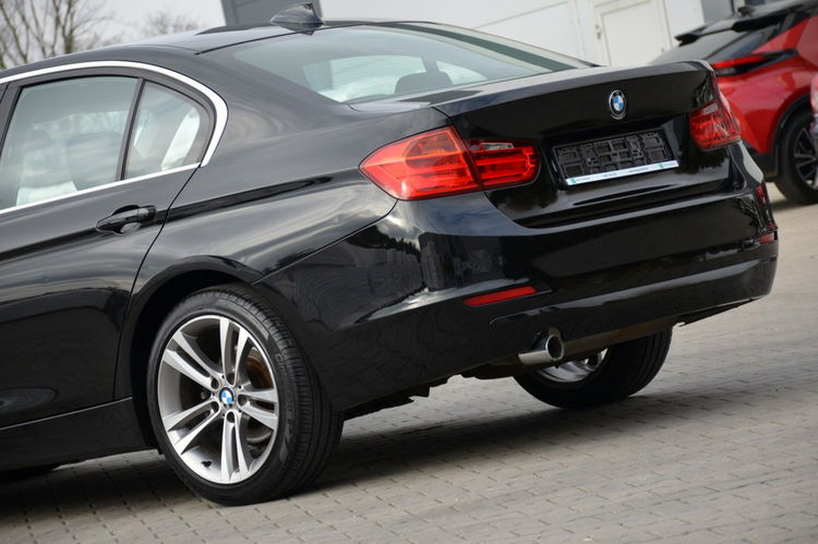 BMW 320 Czarna Zarejestrowana Serwisowana Bi-xenon Navi Start/Stop zdjęcie 12